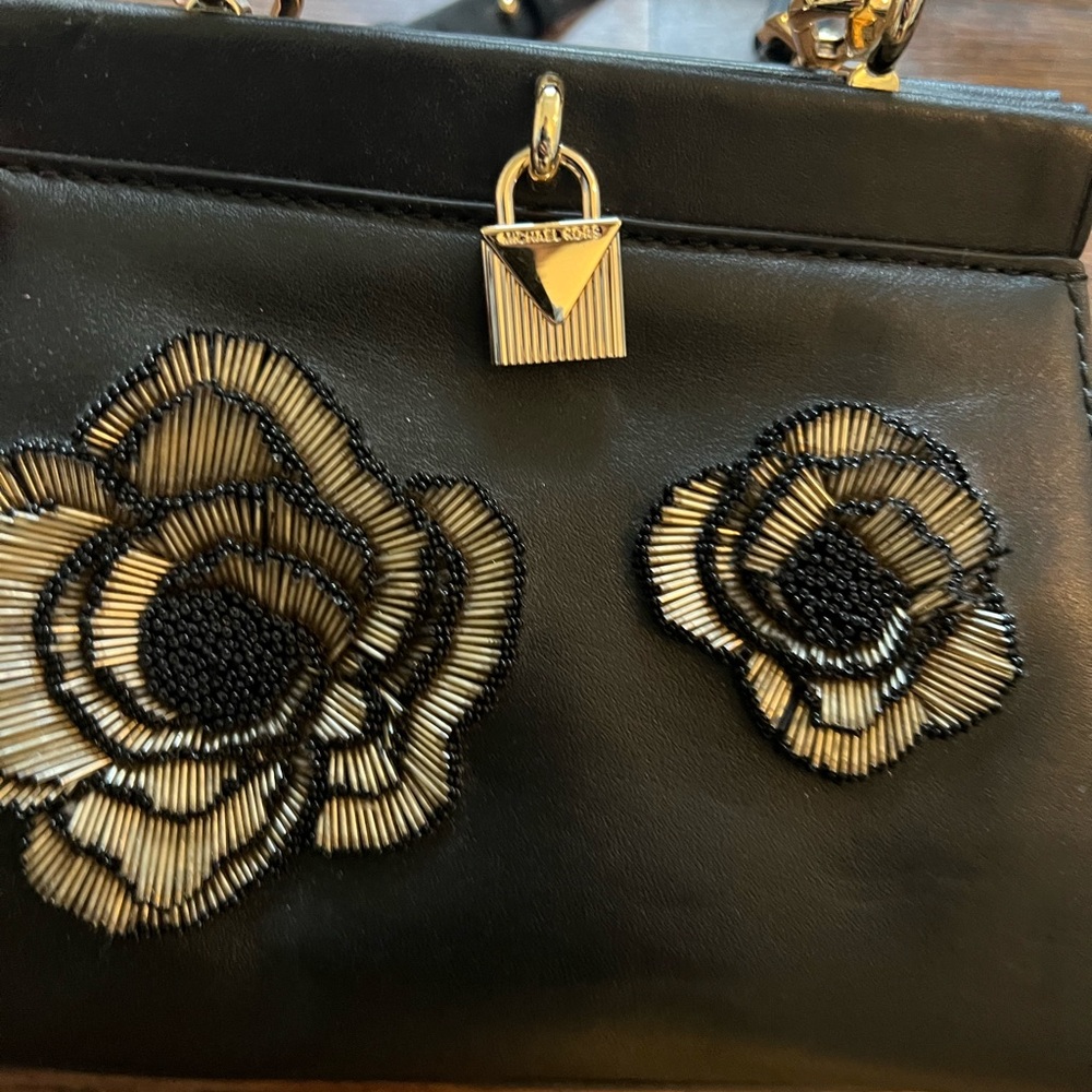 Michael Michael Kors Gramercy Frame Beaded Rose Black/Gold - Picture 4 of 9